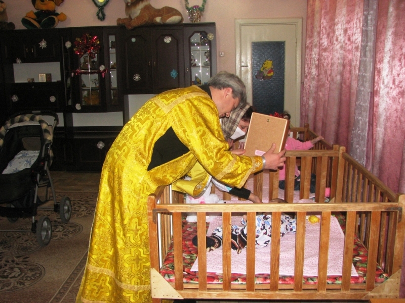 В Сумском областном детском доме ко дню святого Николая был совершён молебен
