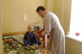  Священник посетил деток отделения онкологематологии Сум