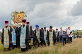Духовенство Больничного благочиния приняло участие в украино-русском крестном ходе
