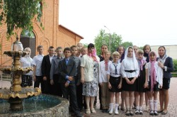 Школьники посетили храм с экскурсией