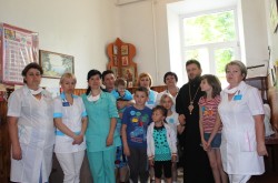 Руководитель епархиального отдела по взаимоотношениям с медучреждениям посетил детей туберкулёзного отделения
